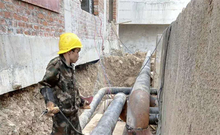 1836螺旋管廠家，鋼材場(chǎng)幕墻鍍鋅方管，529-530mm螺旋管，2000螺旋鋼管