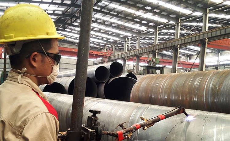 200mm螺旋焊管，DN900mm螺旋鋼管，等邊角鋼批發(fā)，鋼材場基礎(chǔ)樁基鋼護(hù)筒