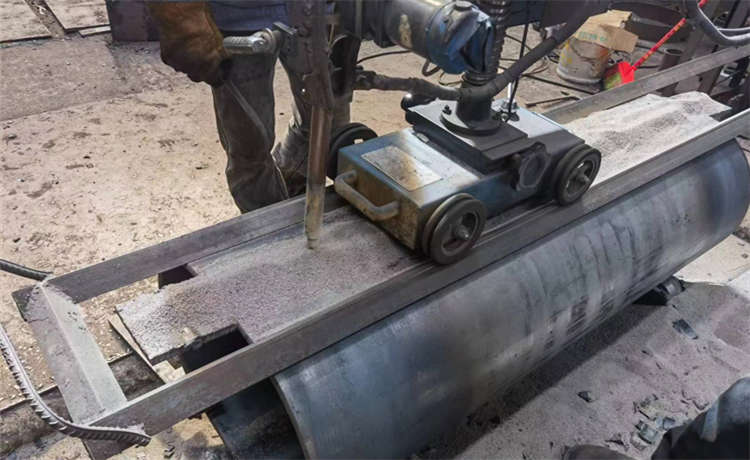 鋼材場打樁螺旋管，清遠(yuǎn)dn400mm螺旋管，鋼鐵世界2300mm螺旋鋼管，鋼材場打樁螺旋鋼管