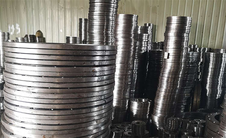 700 鋼材場(chǎng)螺旋焊管，河源H型鋼，1820mm螺旋鋼管，1000鎖扣螺旋管