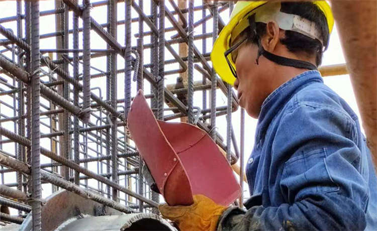 1320螺旋管廠家，給水防腐螺旋管，內(nèi)徑1600mm螺旋管，螺旋焊管2400